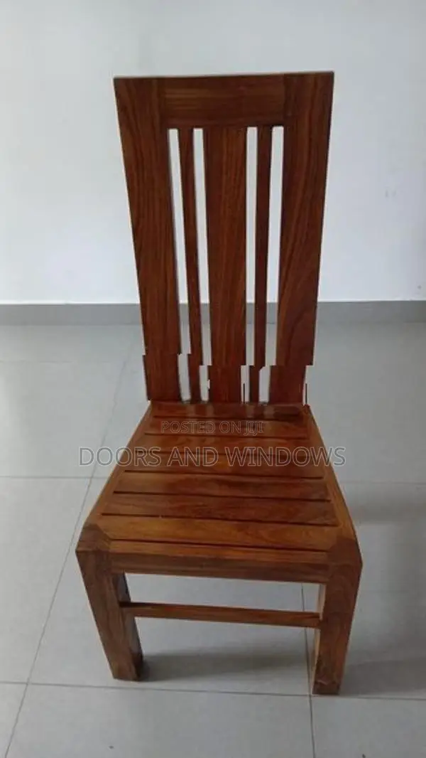 Nadun Chair
