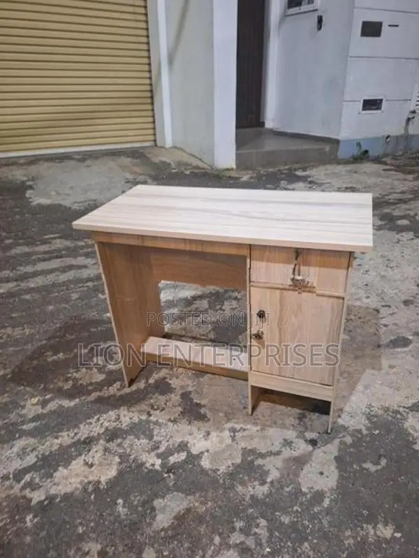 Office Tables 3×1.5 Ft Brand New