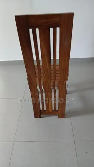 Nadun Chair