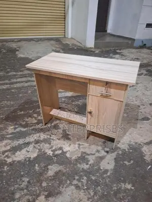 Office Tables 3×1.5 Ft Brand New