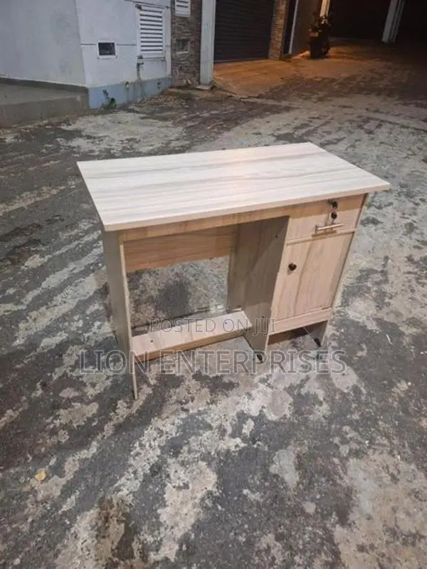Office Tables 3×1.5 Ft Brand New