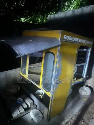 Three Wheel Chum Paan Body