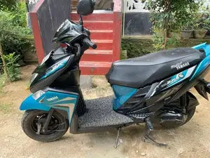 Yamaha Ray 2016