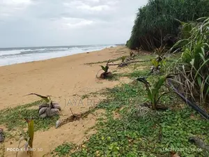 Land in Thangalle