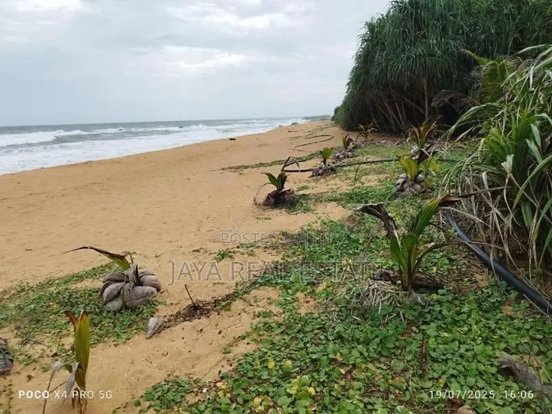 Land in Thangalle