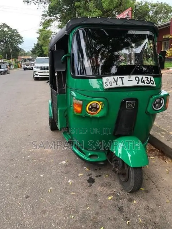 Bajaj RE 2011
