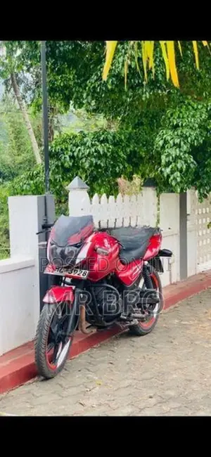 Bajaj Pulsar 180 2005