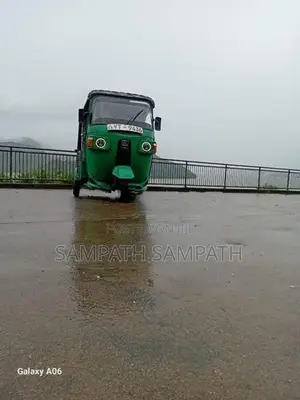 Bajaj RE 2011