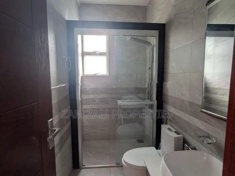 Luxury Apartment For Sale In Inner Flower Road Colombo 03