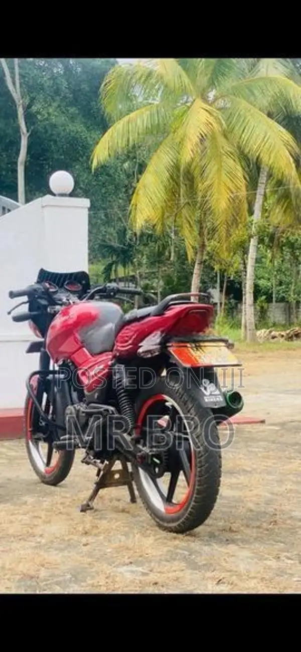 Bajaj Pulsar 180 2005