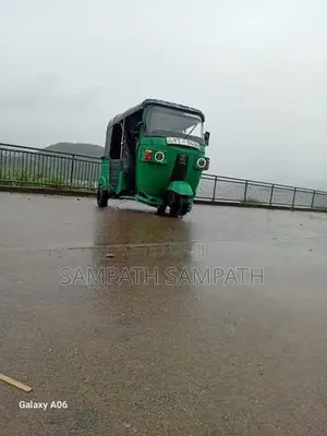 Bajaj RE 2011