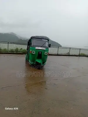 Bajaj RE 2011