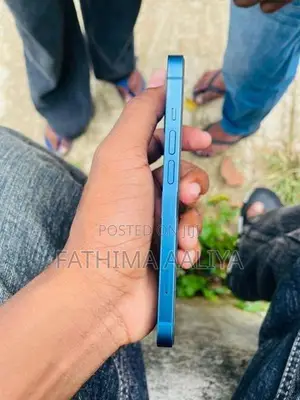 Apple iPhone 13 (Used)