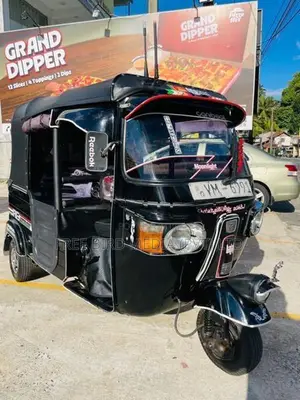 Bajaj RE 2011