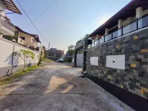 අලුතින්ම ඉදිකරන ලද වටිනා දෙමහල් නිවස මත්තෙගොඩ නගරයෙන් විකිනී(19iehne7)