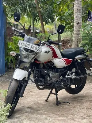 Bajaj V15 2016