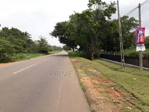 අනුරාධපුර පුත්තලම් ප්‍රධාන බස් පාරට මුහුණලා ඉඩම්