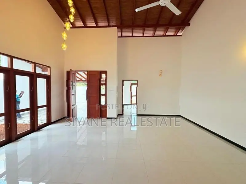 Brand New House For Sale in Athurugiriya