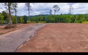මාතර කැකනදුර රත්මලේ ප්‍රධාන පාරට සමීපව බිම් කොටස් විකිණීමට