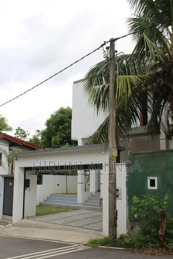 House For Sale In Athurugiriya