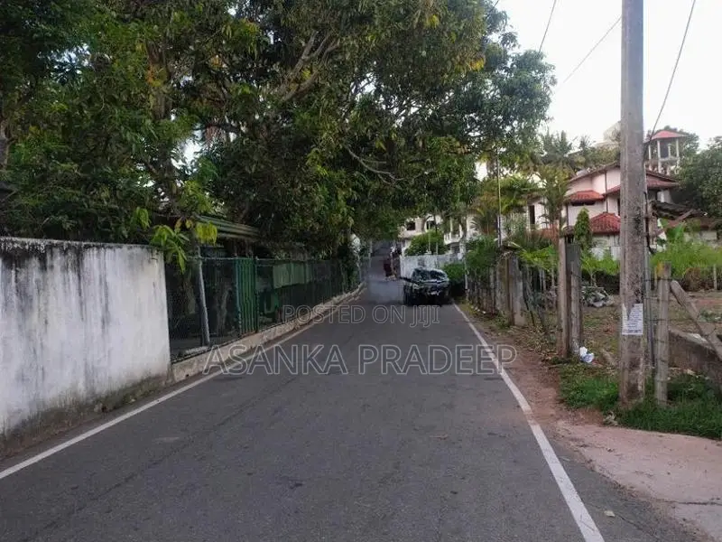 පර්චස් 18ක වටිනා ඉඩම මහරගම නගරයට ආසන්නයෙන් විකිනීමට