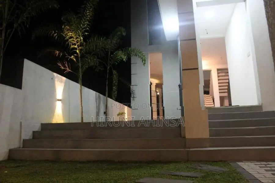 House For Sale In Athurugiriya