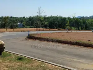 නාගොඩ හංදියට ලගින්ම බිම් කොටස්