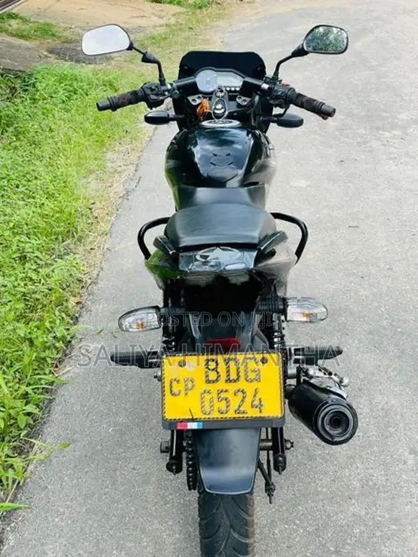 Bajaj Pulsar 180 2016