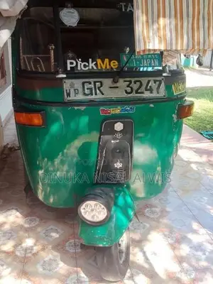 Bajaj RE 2002