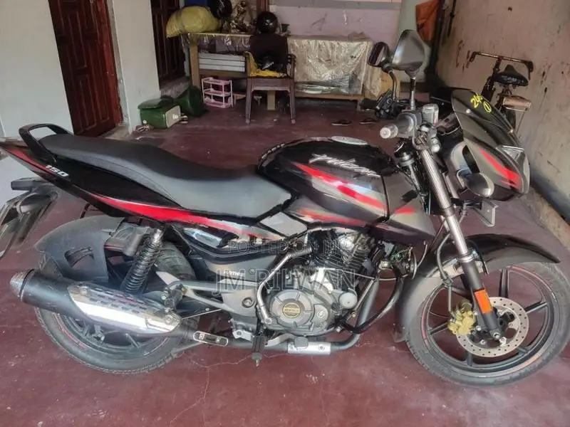 Bajaj Pulsar 150 2017