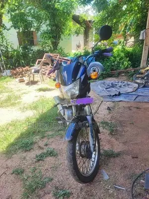 Bajaj CT100 2012