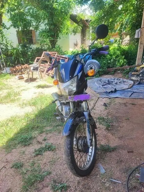 Bajaj CT100 2012