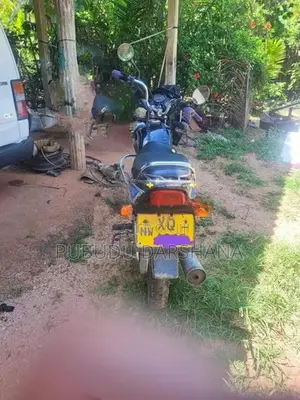Bajaj CT100 2012