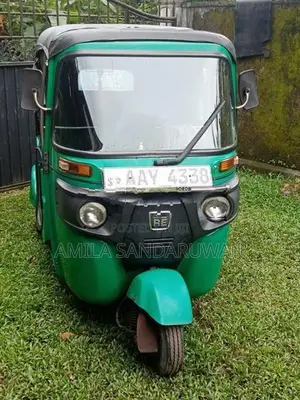 Bajaj RE 2015