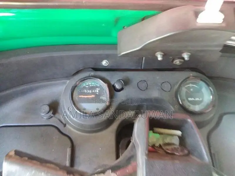 Bajaj RE 2015
