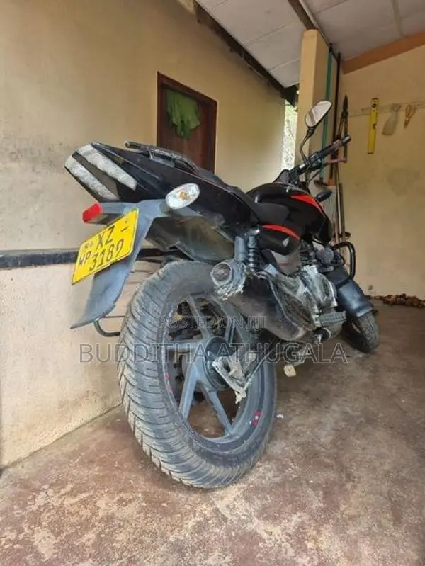 Bajaj Pulsar 180 2012