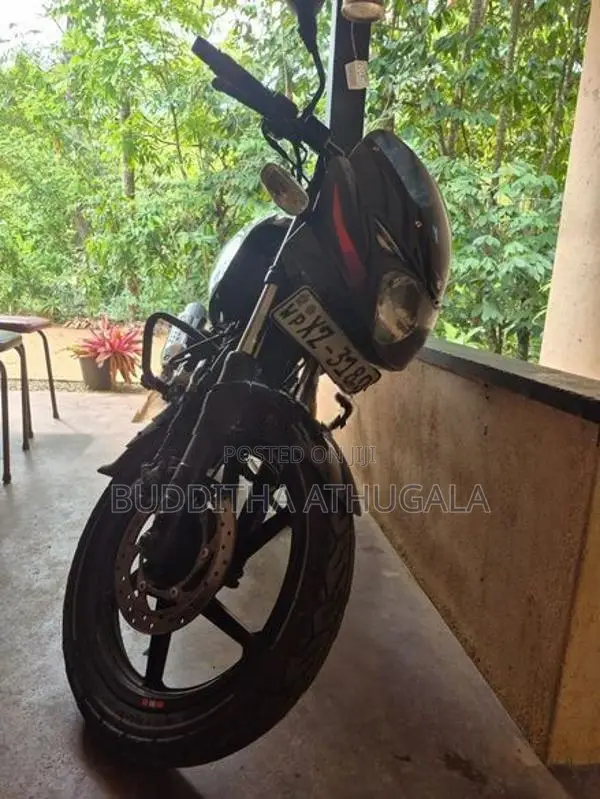 Bajaj Pulsar 180 2012