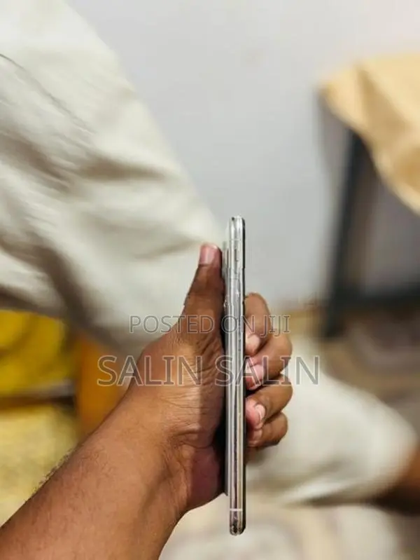 Apple iPhone XS Max (Used)