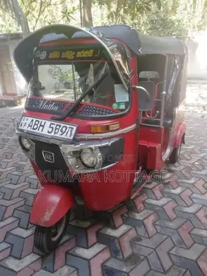 Bajaj RE 2015