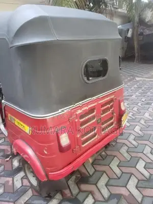 Bajaj RE 2015