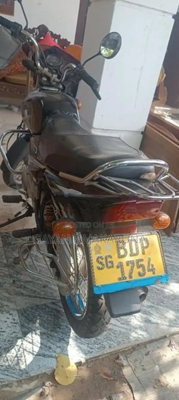 Bajaj CT100 2016