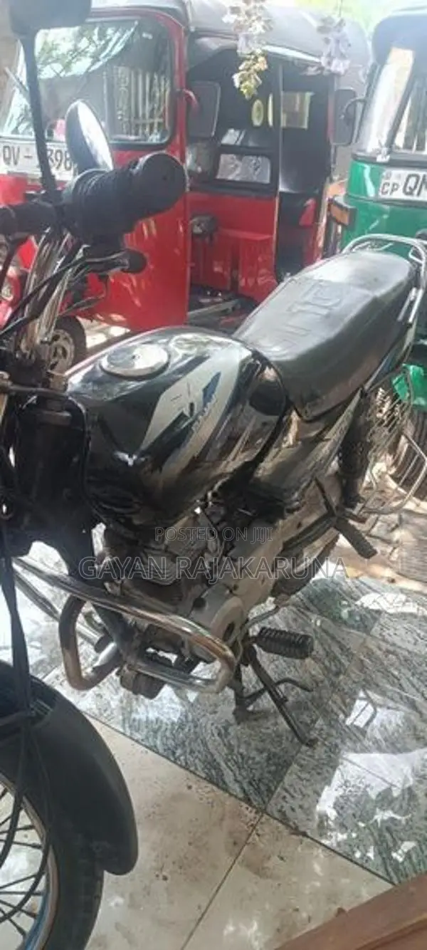Bajaj CT100 2016
