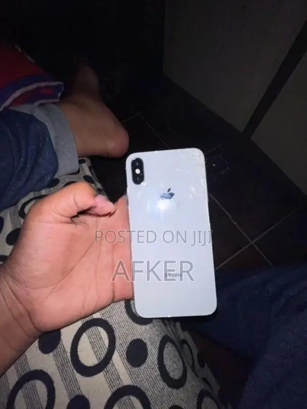 Apple iPhone X (Used)