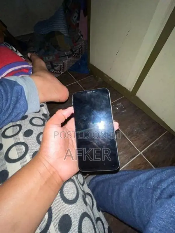 Apple iPhone X (Used)
