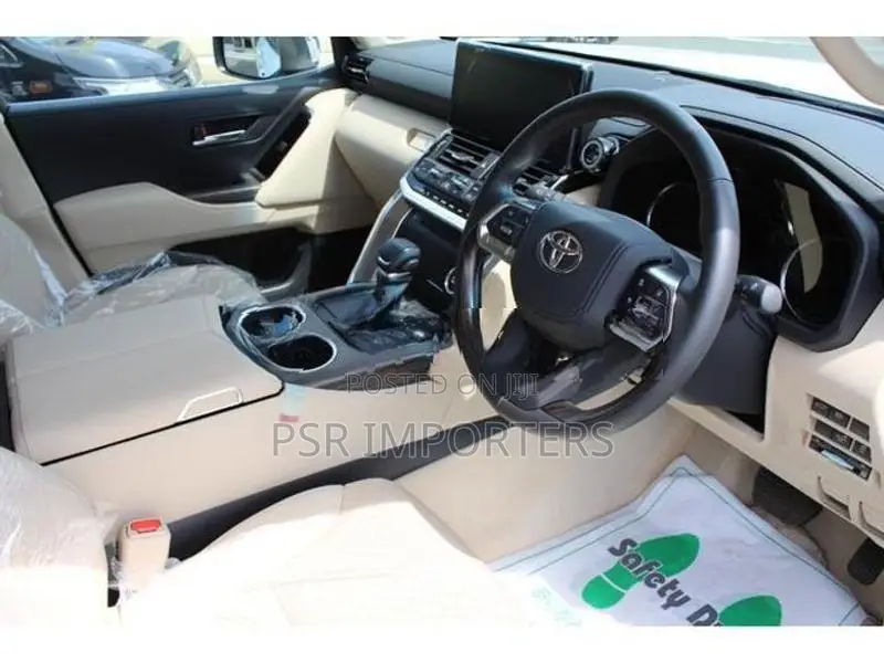 Toyota Land Cruiser Sahara LC300 ZX 2024