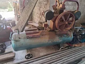 ටයර් කඩයක බඩු භාණ්ඩ
