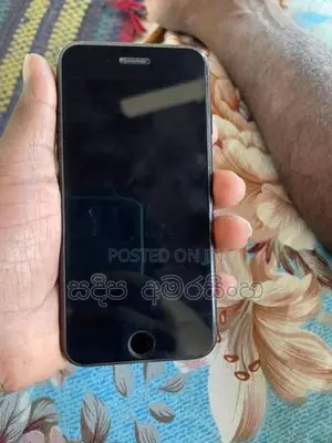 Apple iPhone SE (Used)
