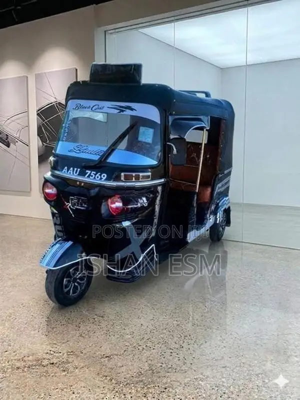 Bajaj RE 2014