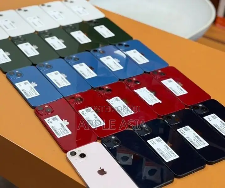 Apple iPhone 13 (Used)