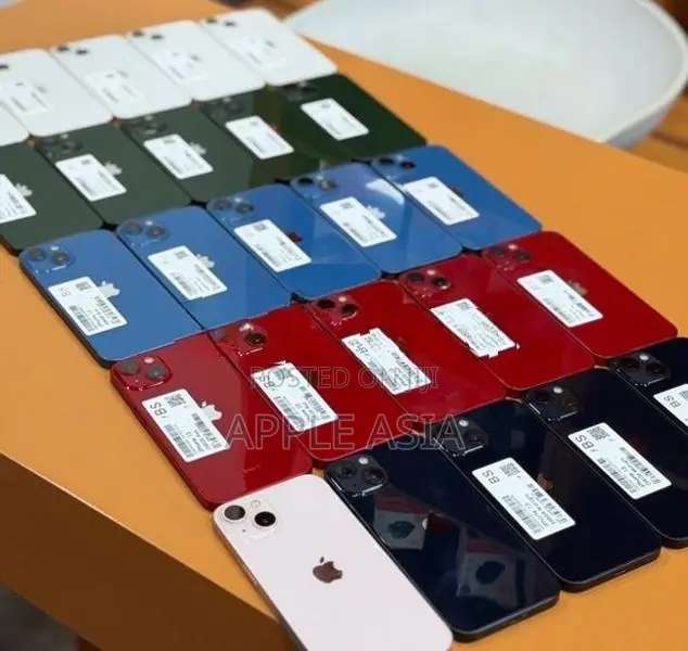 Apple iPhone 13 (Used)